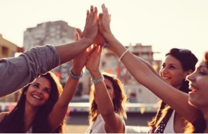 559917_high_fives_crop2 559917_high_fives_crop2